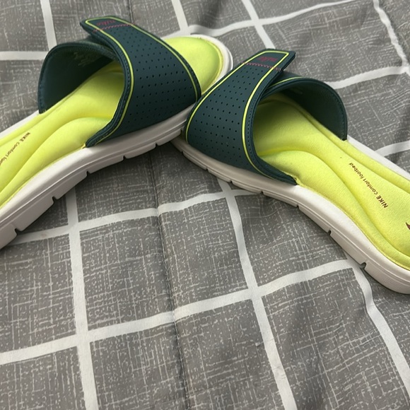 Nike comfort slides - Picture 7 of 7
